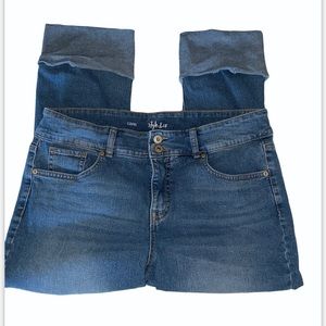 Style and Co Women’s Size 14 Distressed Capris